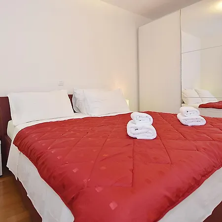 Luxury Two Bedroom Apartamento *