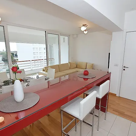 Luxury Two Bedroom Apartamento *